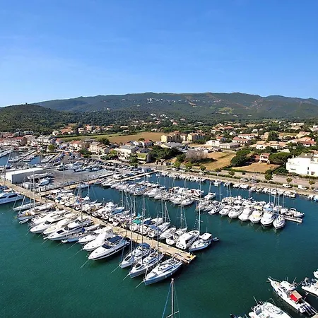 Res Tyrrenia, Rogliano, With Bay View Apartament